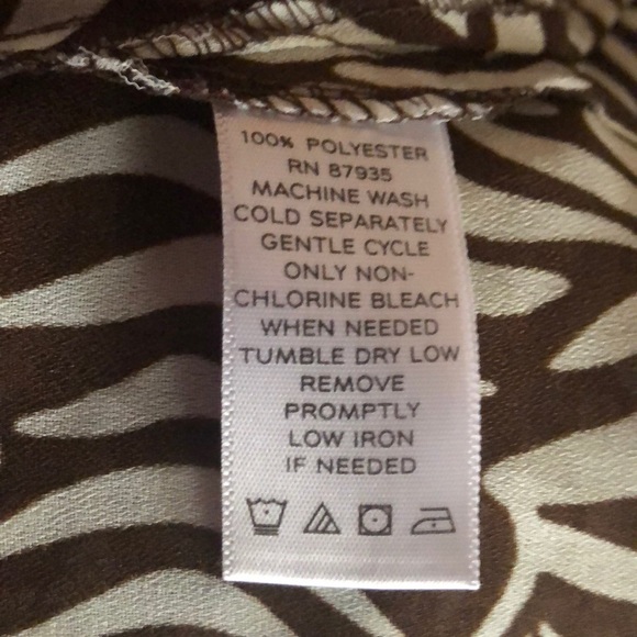 { Plus } Susan Graver blouse, Size 2X - Picture 4 of 4